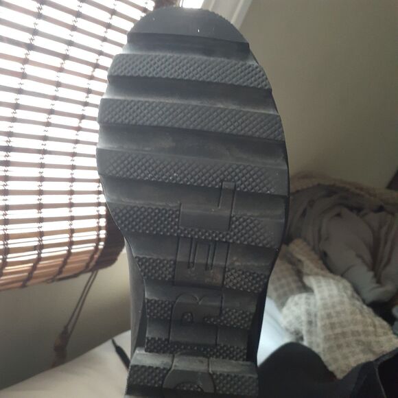 Sorel Boots 7 - Picture 9 of 12